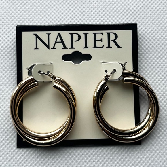 Napier-NWT Gold Hoop Chunky Earrings - Picture 1 of 4